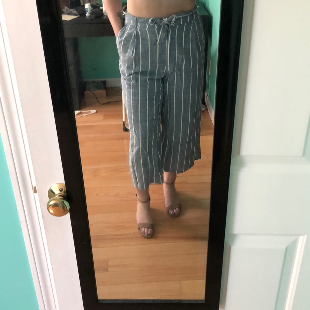 Cute flowy white and blue stripe pants